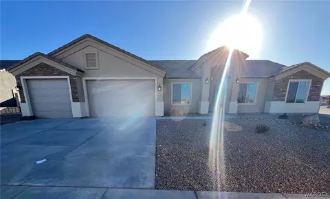 3309 Palmeras St, Kingman, AZ 86401