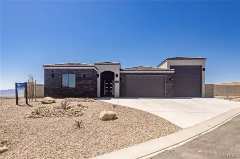 3021 Fort Yuma Trl, Bullhead City, AZ 86429