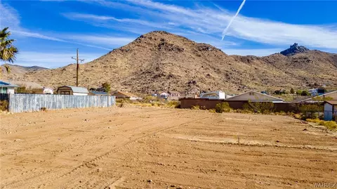 4122 N Sundown Dr, Golden Valley, AZ 86413