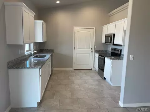 3330 E Cane Dr, Kingman, AZ 86409 photo 10