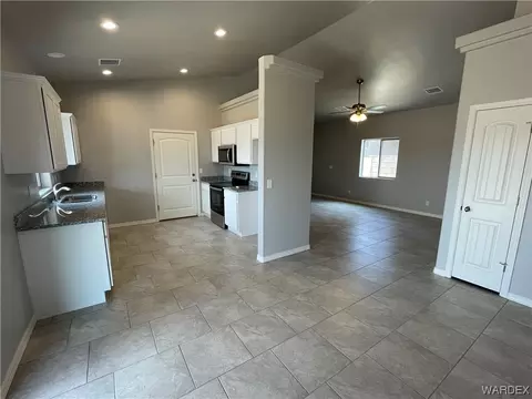 3330 E Cane Dr, Kingman, AZ 86409 photo 9