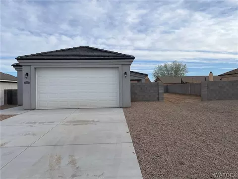 3330 E Cane Dr, Kingman, AZ 86409 photo 2