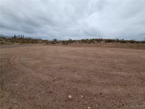 280 W Haystack Dr, Meadview, AZ 86444 photo 4