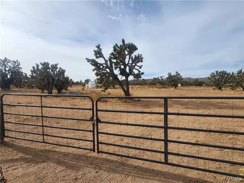 26011 N Peach Ln, Meadview, AZ 86444