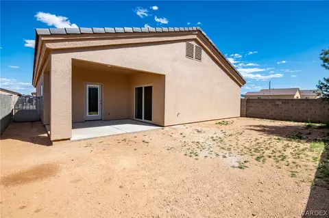 Exterior - 3387 N Apache St, Kingman, AZ 86401 photo 5 of 11