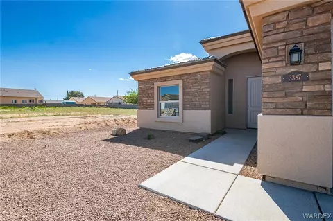 Exterior - 3387 N Apache St, Kingman, AZ 86401 photo 3 of 11