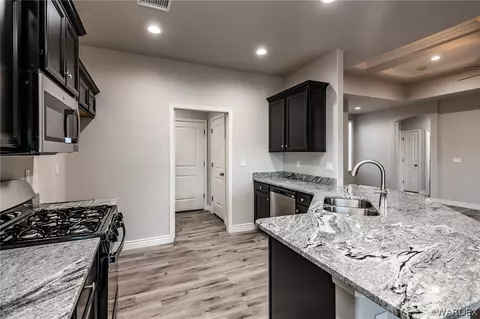 Kitchen - 3387 N Apache St, Kingman, AZ 86401 photo 4 of 4