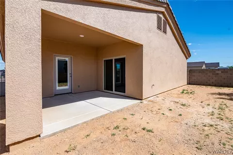 Exterior - 3387 N Apache St, Kingman, AZ 86401 photo 8 of 11