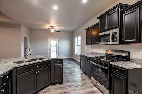 Kitchen - 3387 N Apache St, Kingman, AZ 86401 photo 2 of 4