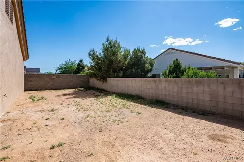 Exterior - 3387 N Apache St, Kingman, AZ 86401 photo 9 of 11