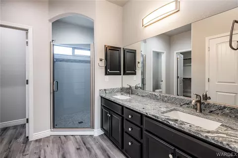 Bath - 3387 N Apache St, Kingman, AZ 86401 photo 1 of 4