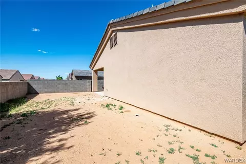 Exterior - 3387 N Apache St, Kingman, AZ 86401 photo 7 of 11