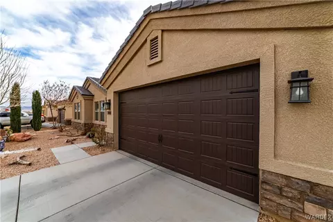 Exterior - 3968 E Ames Ave, Kingman, AZ 86409 photo 7 of 29