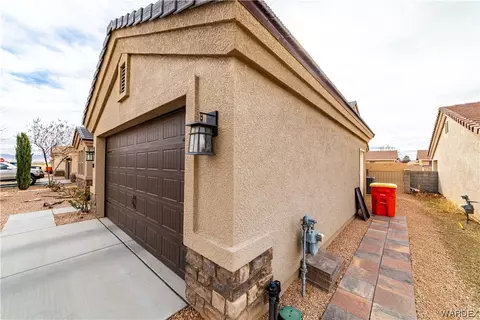 Exterior - 3968 E Ames Ave, Kingman, AZ 86409 photo 18 of 29