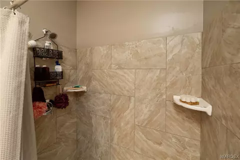 Bath - 3968 E Ames Ave, Kingman, AZ 86409 photo 1 of 3