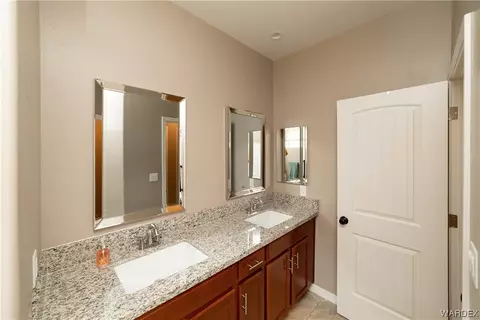 Bath - 3968 E Ames Ave, Kingman, AZ 86409 photo 3 of 3