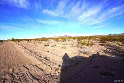21476 N White Fox Dr, White Hills, AZ 86445