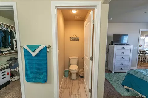 Bath - 3821 E Suffock Ave, Kingman, AZ 86409 photo 2 of 7