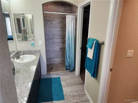Bath - 3821 E Suffock Ave, Kingman, AZ 86409 photo 7 of 7