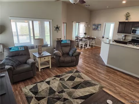 Living - 3821 E Suffock Ave, Kingman, AZ 86409 photo 3 of 8