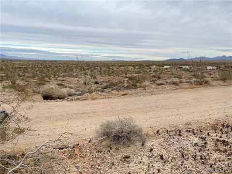 0 W Knox Dr, Yucca, AZ 86438