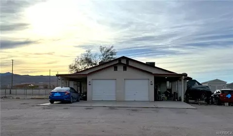 2700 W Shauna Dr, Golden Valley, AZ 86413