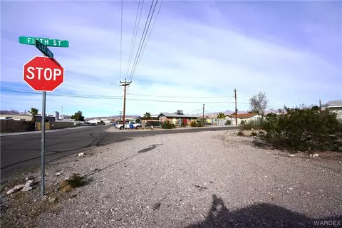 2376 5th St, Bullhead City, AZ 86429
