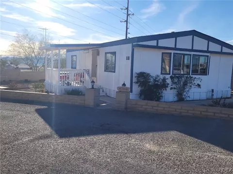 4289 Hwy 68 #18, Golden Valley, AZ 86413