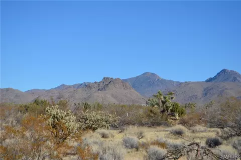 127 Diamondback Rd, Yucca, AZ 86438