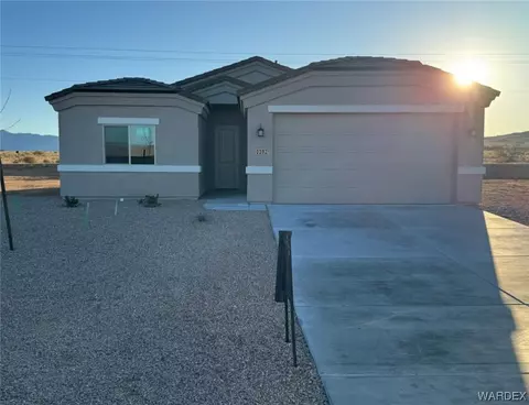 10392 N Mano Dr, Kingman, AZ 86401