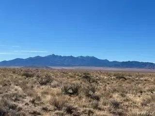 000 N Crest Dr, Kingman, AZ 86409