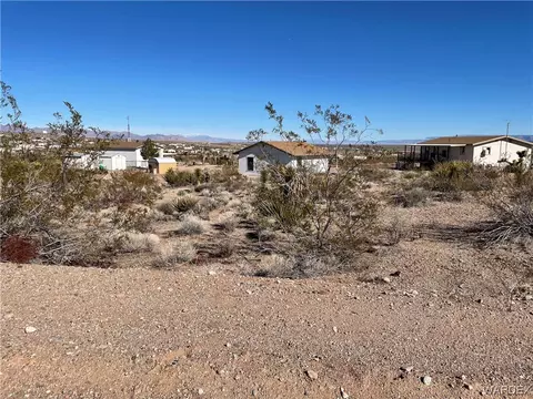 555 E Silver Creek Dr, Meadview, AZ 86444