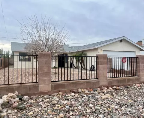 722 Honeysuckle Rd, Bullhead City, AZ 86442