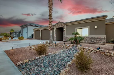 1028 Heritage Dr, Bullhead City, AZ 86429