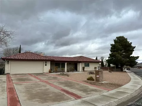 205 Greenway Dr, Kingman, AZ 86401