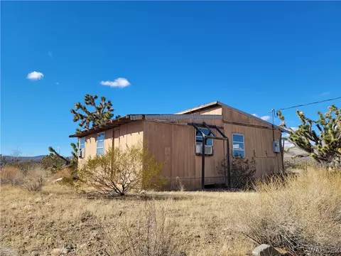 18049 N Peach Dr, Dolan Springs, AZ 86441