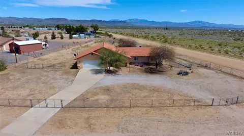978 San Pedro Rd, Golden Valley, AZ 86413