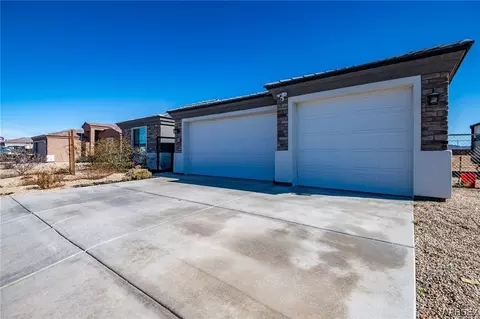 478 S Martinez Rd, Golden Valley, AZ 86413