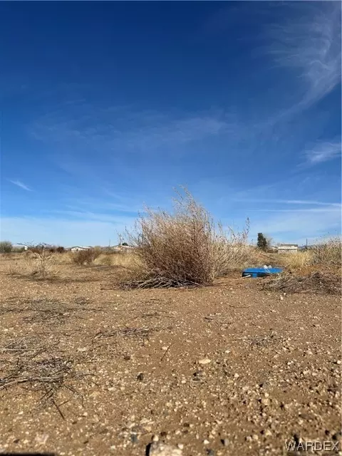 5223 W Chino Dr, Golden Valley, AZ 86413