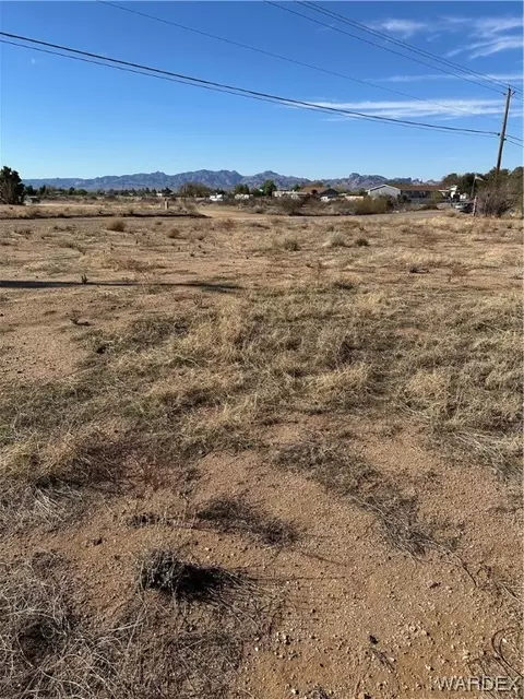 000 W Chino Dr, Golden Valley, AZ 86413