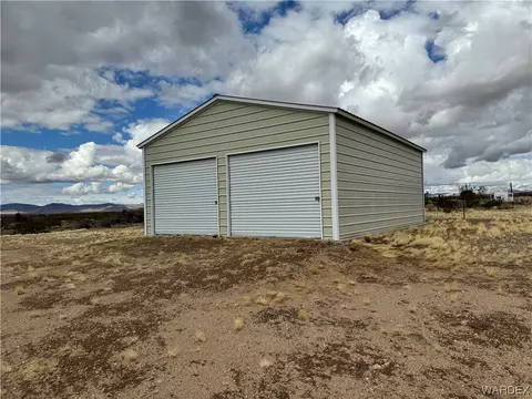 3936 N Aztec Rd, Golden Valley, AZ 86413