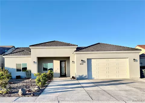2237 E Moon Ridge Ln, Fort Mohave, AZ 86426