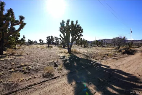 000 N Squaw Dr, Dolan Springs, AZ 86441