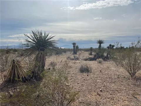 2 18 Egar Rd, Golden Valley, AZ 86413
