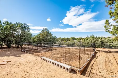 Exterior - 9577 E Jc Ranch Rd, Kingman, AZ 86401 photo 7 of 16