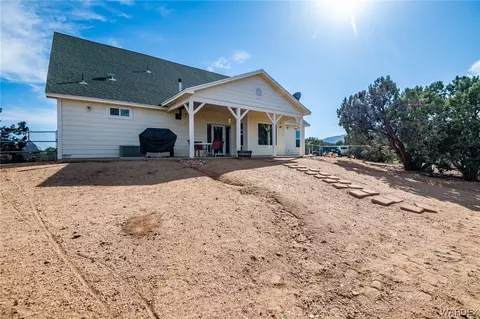 Exterior - 9577 E Jc Ranch Rd, Kingman, AZ 86401 photo 8 of 16