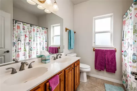 Bath - 9577 E Jc Ranch Rd, Kingman, AZ 86401 photo 3 of 4