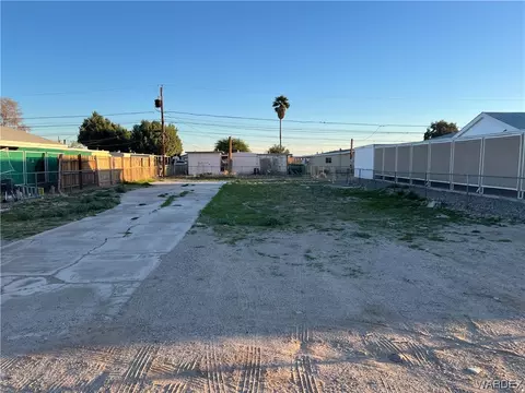 1096 Navajo Dr, Bullhead City, AZ 86442