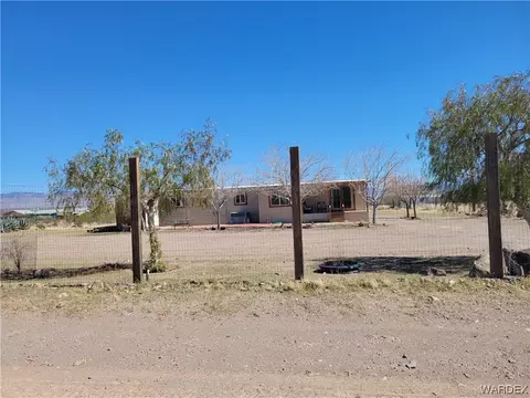 3564 N Escuela Rd, Golden Valley, AZ 86413