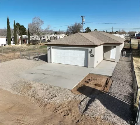 Exterior - 2755 E Devlin Ave, Kingman, AZ 86409 photo 2 of 4